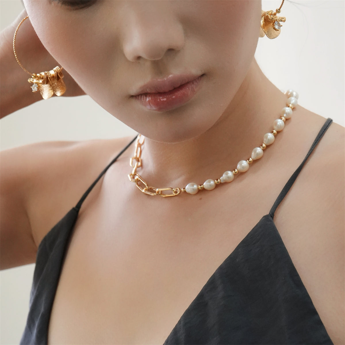 Roan Pearl Necklace