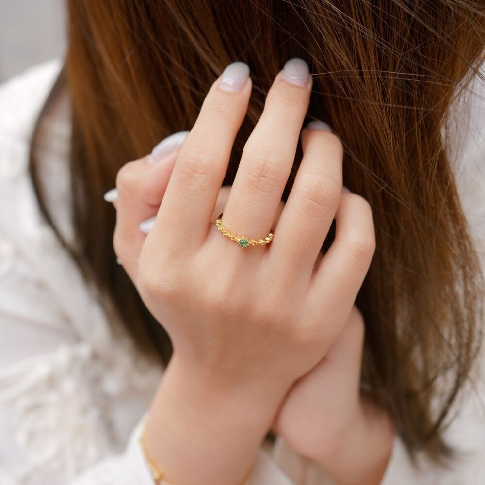 Dainty Emerald Ring