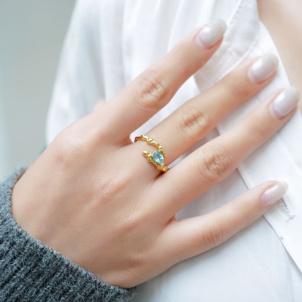 Alluring Topaz Ring